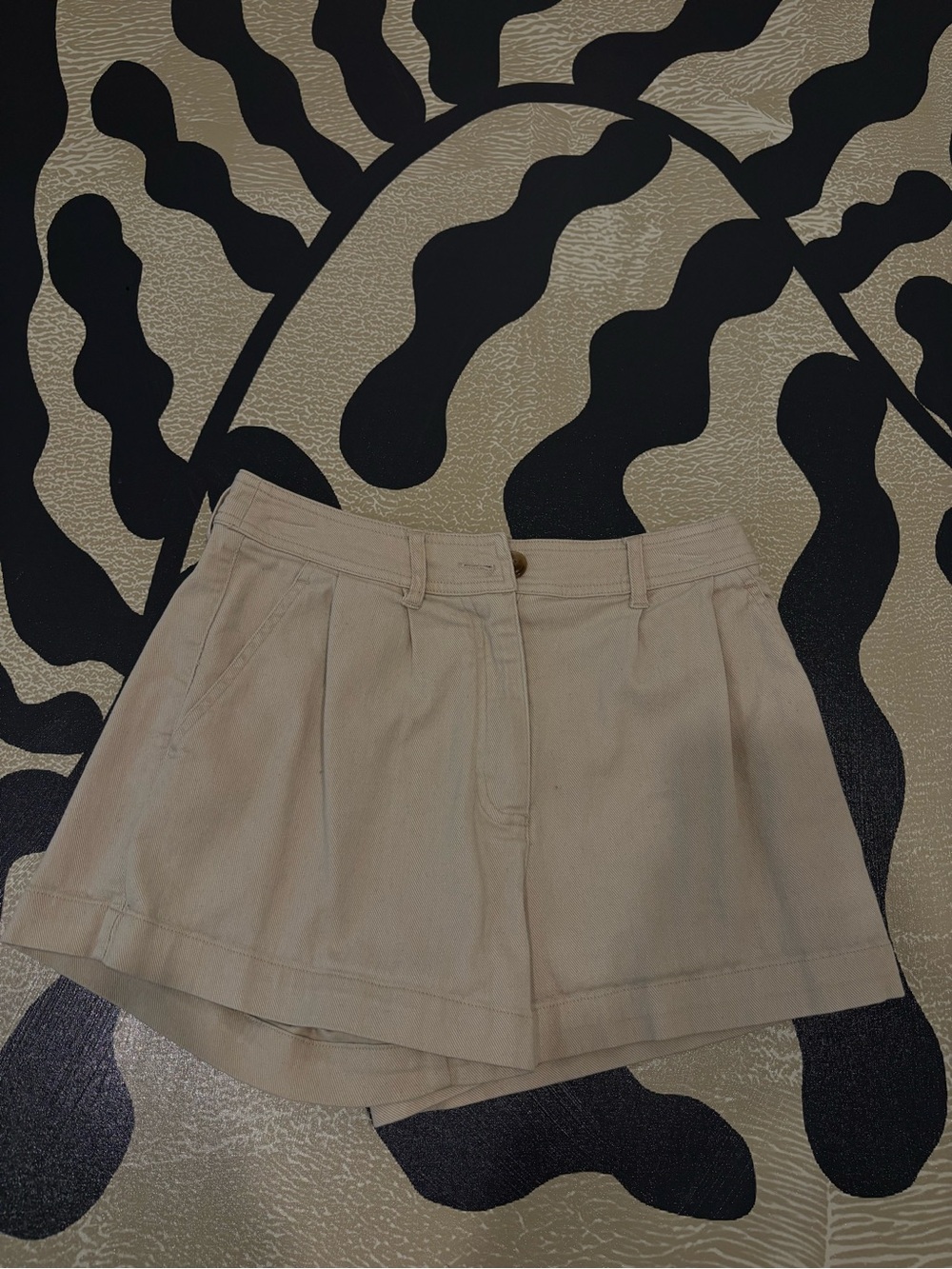 Francesca's Collections Tan Pleated High-Rise Shorts